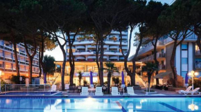 Гостиница Hotel Ambasciatori Palace  Лидо-Ди-Езоло